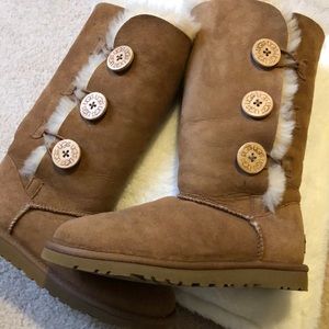UGG Bailey Button Triplet Boot - 36/US 5